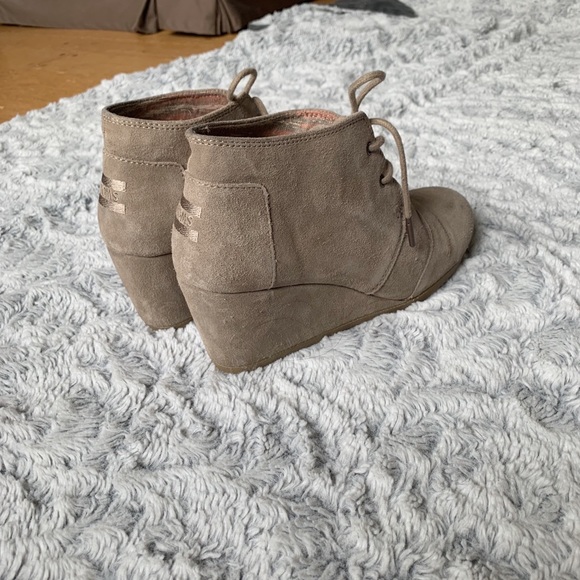 WEDGES ✨✨ PRICE DROP! - Picture 1 of 4